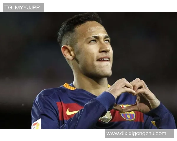 足球巨星理发新潮流 刮光头造型引发球迷热议