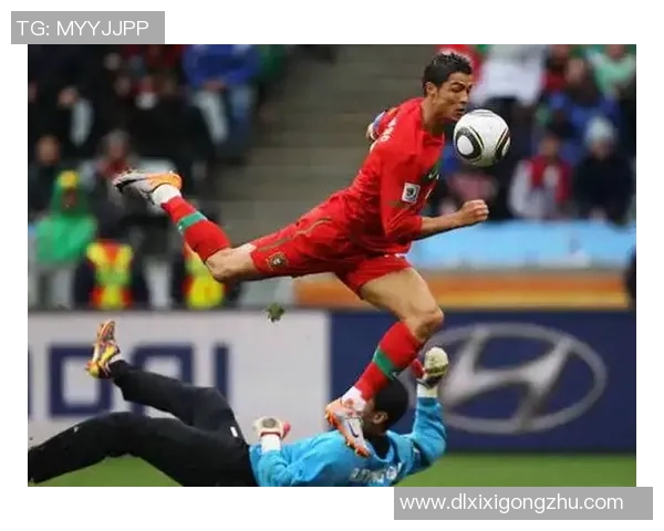 足球巨星倒挂金钩精彩瞬间解析技艺与美学的完美结合